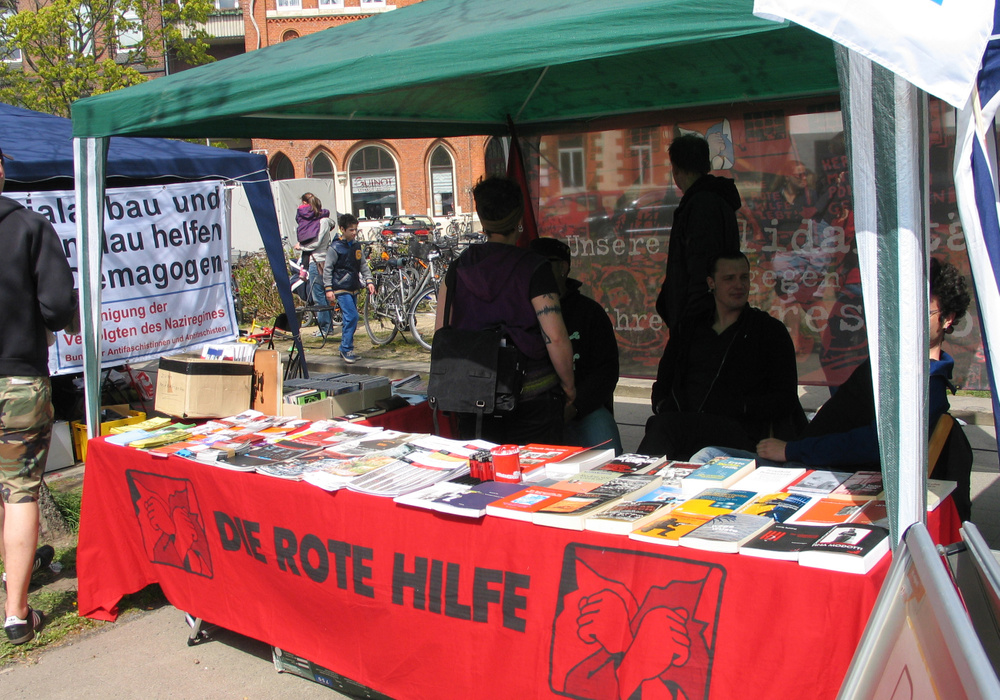 Beitragsbild: Rote Hilfe Infostand Pressure-Air-Festival