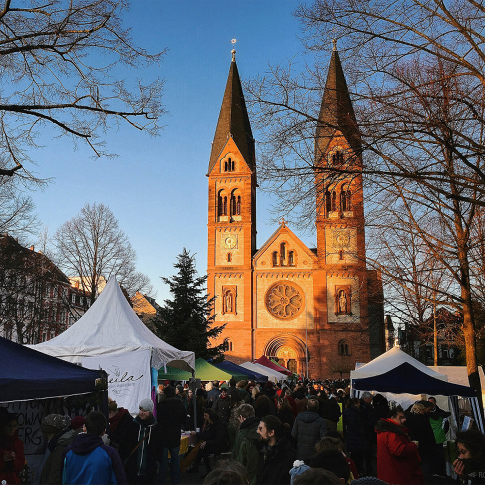 Beitragsbild: Rote-Hilfe-Stand beim Alternativen Weihnachtsmarkt